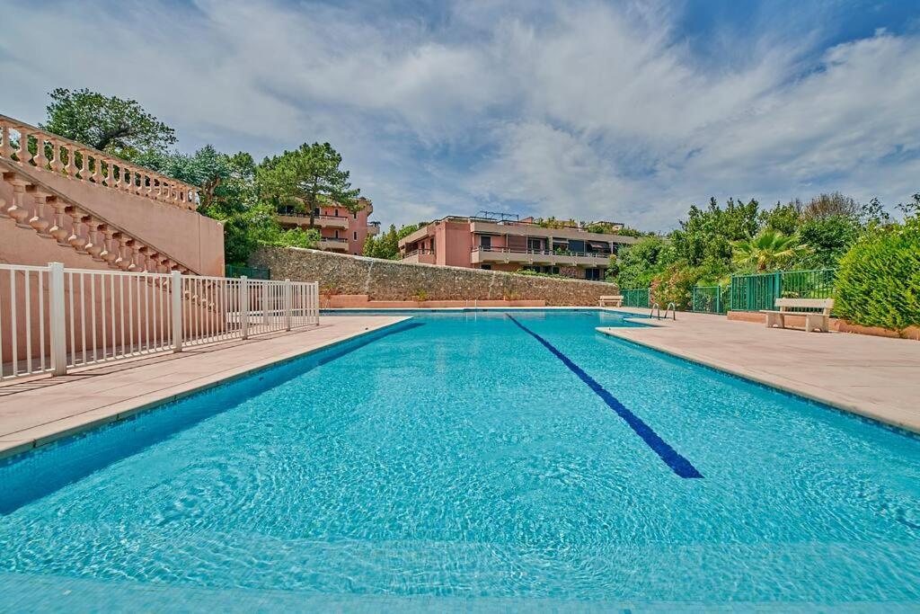Ferienwohnung Sunrise -Swimming-Pool-Saint-Tropez Center-Parking Exterior foto